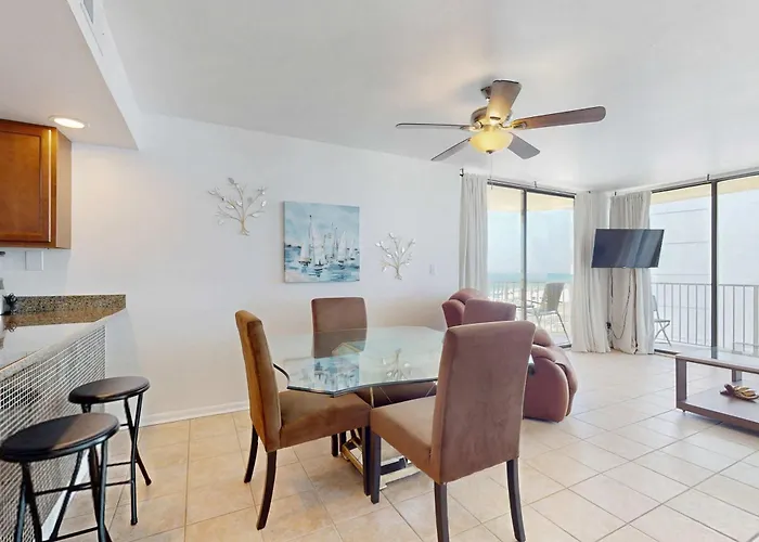 Holiday home Beachfront With Pool Private Balcony & Washer And Dryer