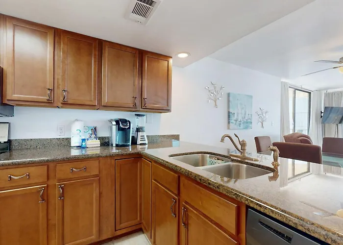 Beachfront With Pool Private Balcony & Washer And Dryer Holiday home Gulf Shores