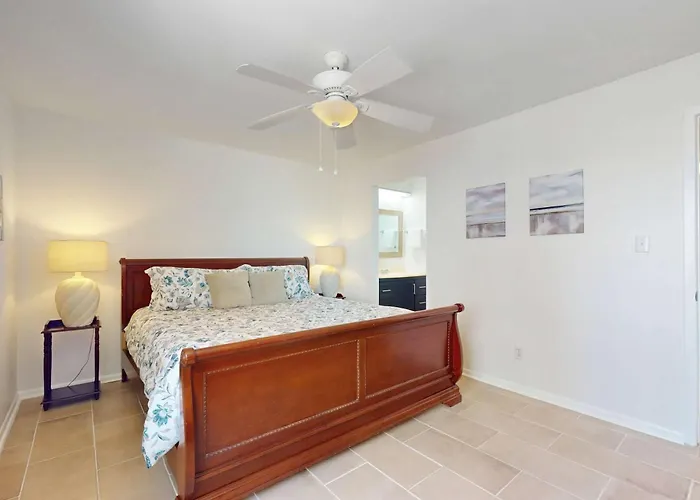 Beachfront With Pool Private Balcony & Washer And Dryer *
